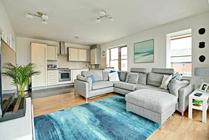 2 Bedroom Flat To Rent In Limes Park, Basingstoke, Hants, RG24