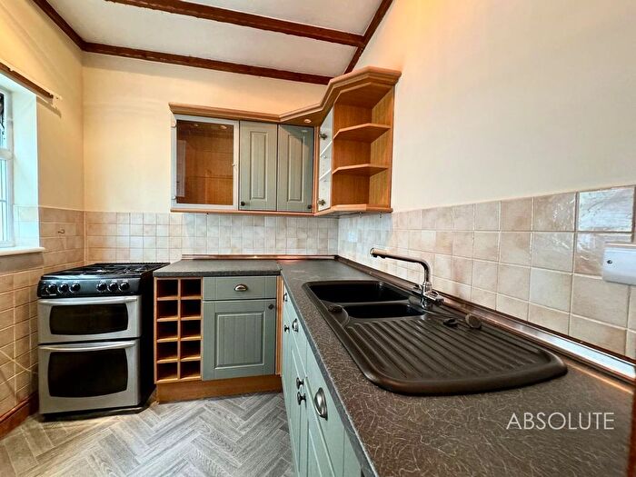 1 Bedroom Flat To Rent In Higher Woodfield Road, Torquay, TQ1