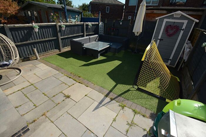3 Bedroom Terraced House For Sale In Waverley Crescent, Droylsden, M43