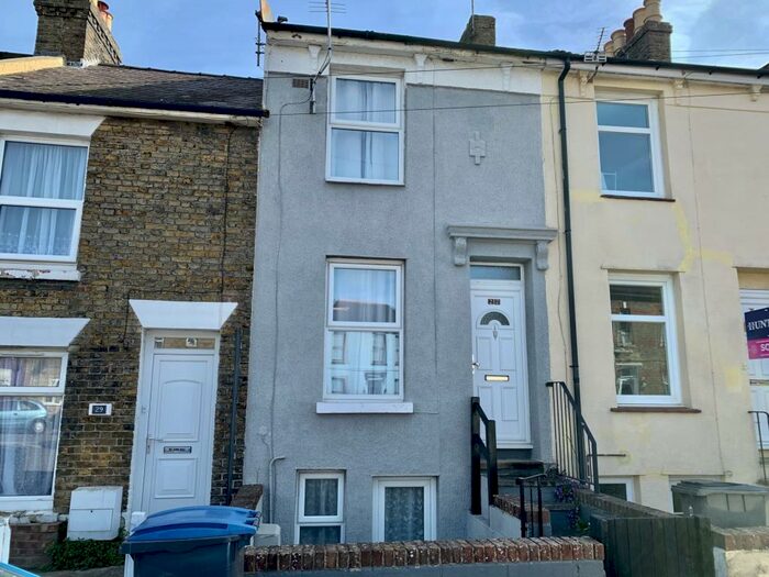 3 Bedroom Terraced House To Rent In East Street, Dover, CT17