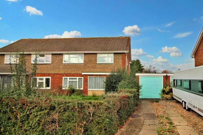 3 Bedroom Property To Rent In Applefield, Crawley, RH10