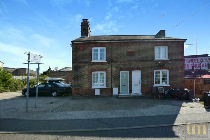 2 Bedroom Semi-Detached House To Rent In East Street, Braintree, Essex, CM7