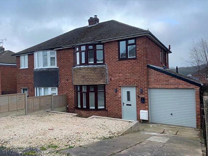 3 Bedroom Property To Rent In Windsor Drive, Wingerworth, Chesterfield, S42