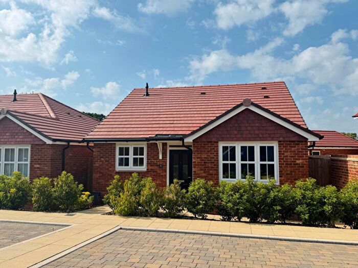 2 Bedroom Bungalow To Rent In Kings Reeve Place, Wallingford, OX10