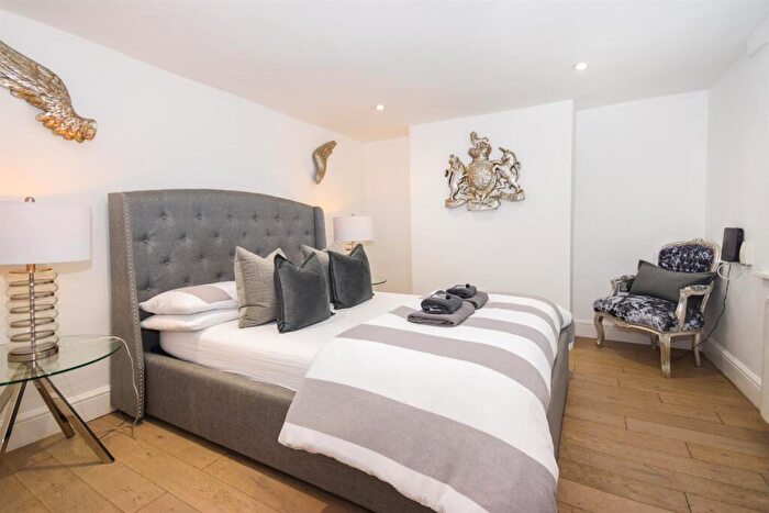 1 Bedroom Apartment For Sale In Egremont Place, Brighton, East Sussex, BN2