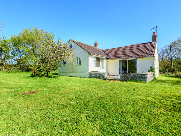 3 Bedroom Bungalow For Sale In Hembridge, East Pennard, Shepton Mallet, BA4