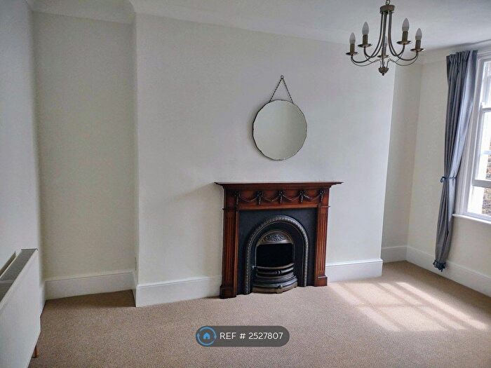 2 Bedroom Flat To Rent In Augusta Road, Ramsgate, CT11