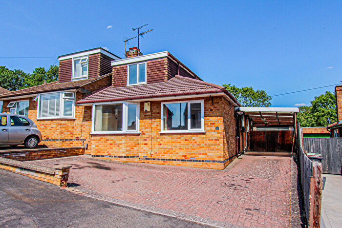 4 Bedroom Semi-Detached Bungalow For Sale In Knightlands Road, Irthlingborough, NN9