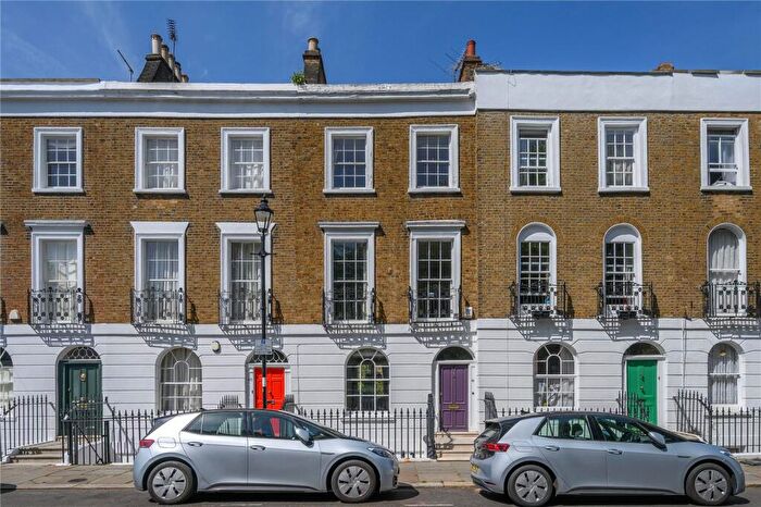 3 Bedroom Terraced House For Sale In Gibson Square, Islington, London, N1