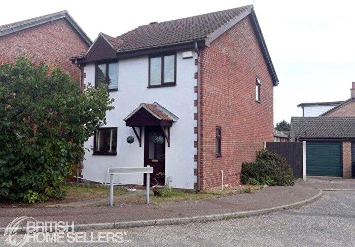 3 Bedroom Detached House For Sale In Kittiwake Close, Bradwell, Great Yarmouth, Norfolk, NR31
