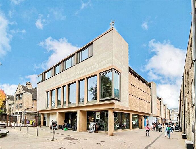 2 Bedroom Apartment To Rent In Christ's Lane, Cambridge, CB1