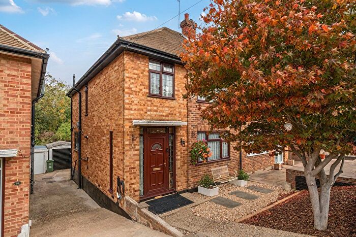 3 Bedroom Semi Detached House For Sale In Eden Road, Bexley, DA5