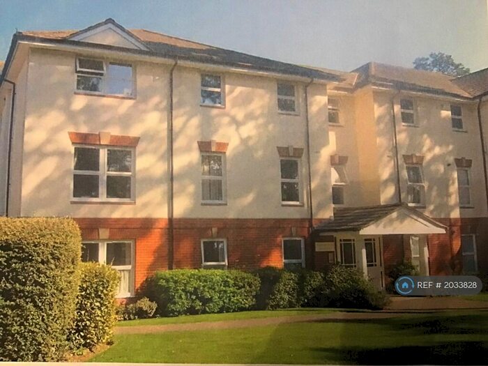 2 Bedroom Flat To Rent In The Byfrons, Farnborough, GU14