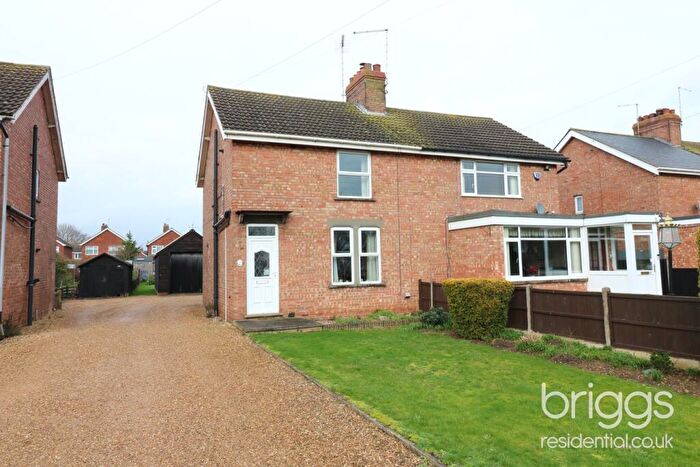 3 Bedroom Semi Detached House For Sale In Helpston Road, Glinton, Market Deeping, PE6