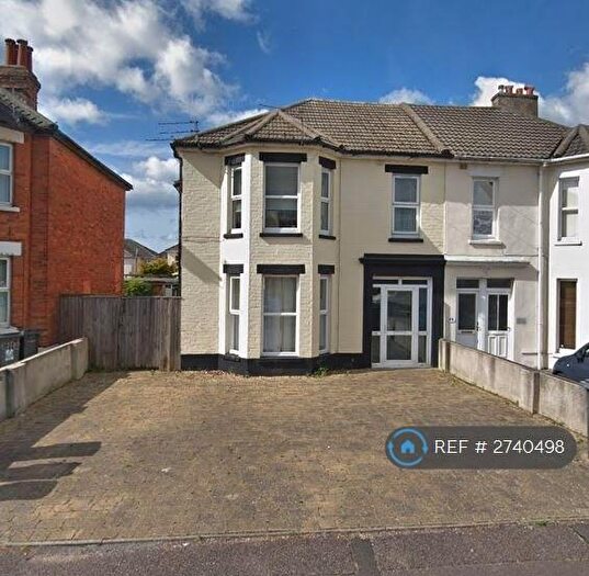4 Bedroom Flat To Rent In Charminster, Bournemouth, BH8