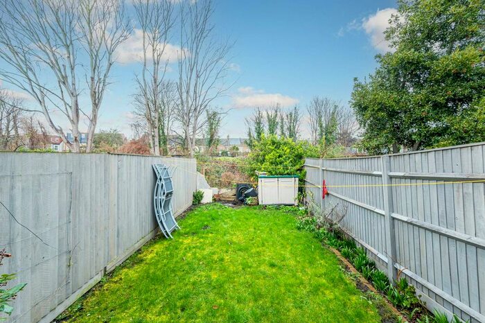 3 Bedroom Terraced House To Rent In Hambro Road, Streatham, London, SW16