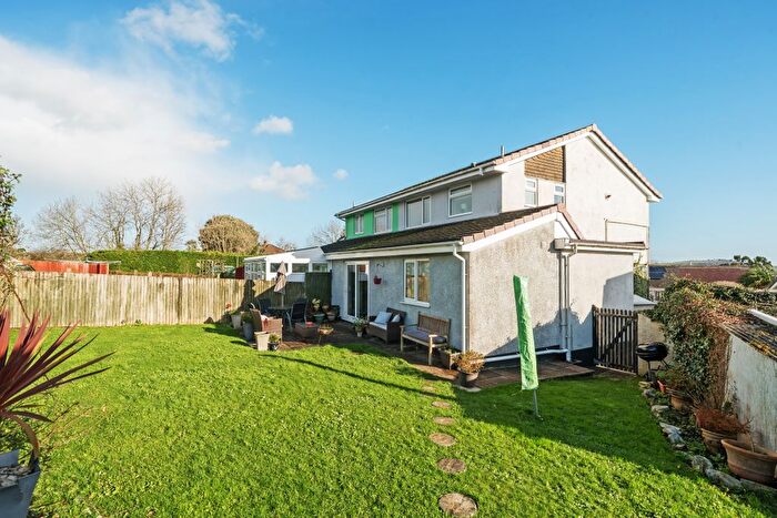4 Bedroom Semi-Detached House For Sale In Oaklands Park, Buckfastleigh, TQ11