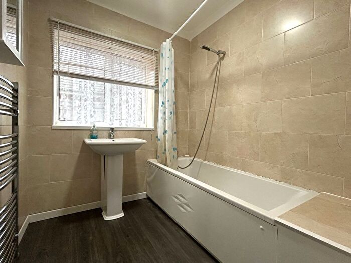 2 Bedroom Bungalow To Rent In Parkwood Drive, Sutton Coldfield, West Midlands, B73