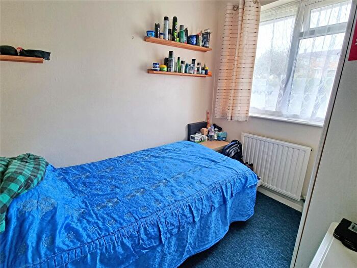 3 Bedroom Terraced House For Sale In Willowdene Close, New Milton, Hampshire, BH25