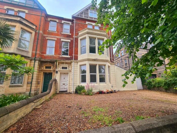 1 Bedroom Flat To Rent In Plymouth Road, Penarth, CF64