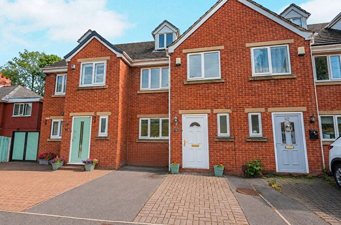 4 Bedroom Terraced House For Sale In Jacques Place, Barnsley, S71
