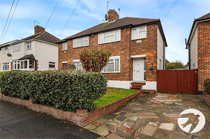 3 Bedroom Semi Detached House For Sale In Edison Road, Welling, Kent, DA16