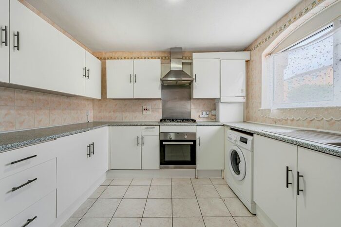 3 Bedroom Terraced House To Rent In Pennine Road, Slough, SL2
