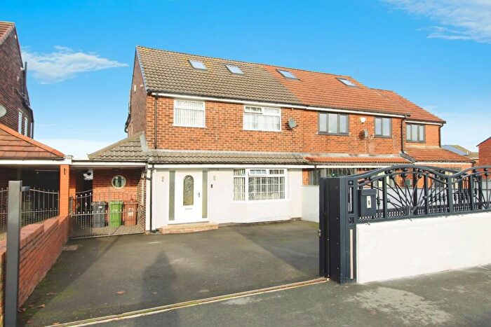 4 Bedroom Semi-Detached House For Sale In Ring Road, Middleton, Leeds, West Yorkshire, LS10