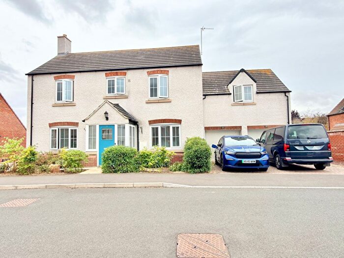 5 Bedroom Detached House For Sale In Ferryman Close, Twyning, Tewkesbury, GL20