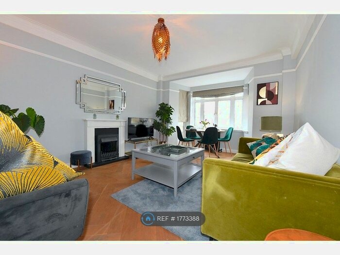 2 Bedroom Flat To Rent In Old Brompton Road, London, SW5