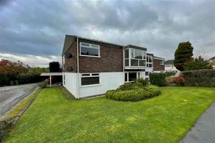 2 Bedroom Flat To Rent In Halesowen, West Midlands, B63