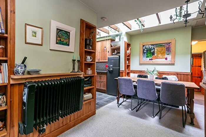 2 Bedroom Cottage For Sale In Gateside, Cupar, KY14