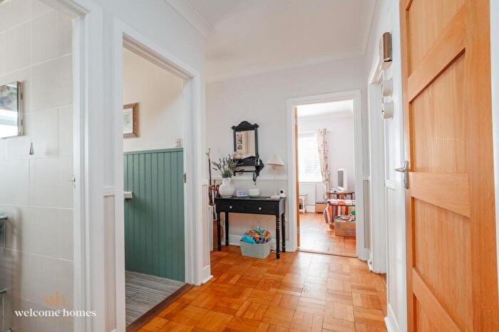 2 Bedroom Flat For Sale In Cooper Dean Drive, Bournemouth, BH8