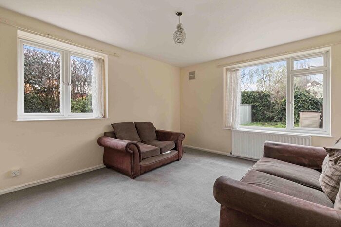 2 Bedroom Flat To Rent In Mayow Road, London, SE26