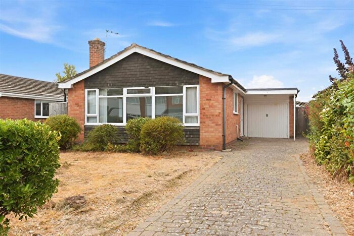 3 Bedroom Detached Bungalow For Sale In Manor Farm Road, Tredington, Shipston-On-Stour, CV36