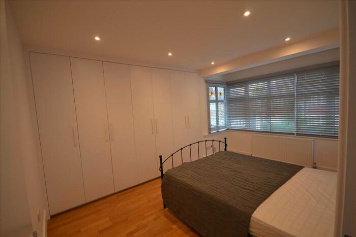 3 Bedroom Flat To Rent In Queens Walk, Harrow, HA1