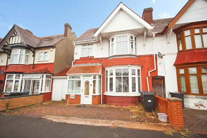 5 Bedroom Semi-Detached House For Sale In Phipson Road, Birmingham, West Midlands, B11