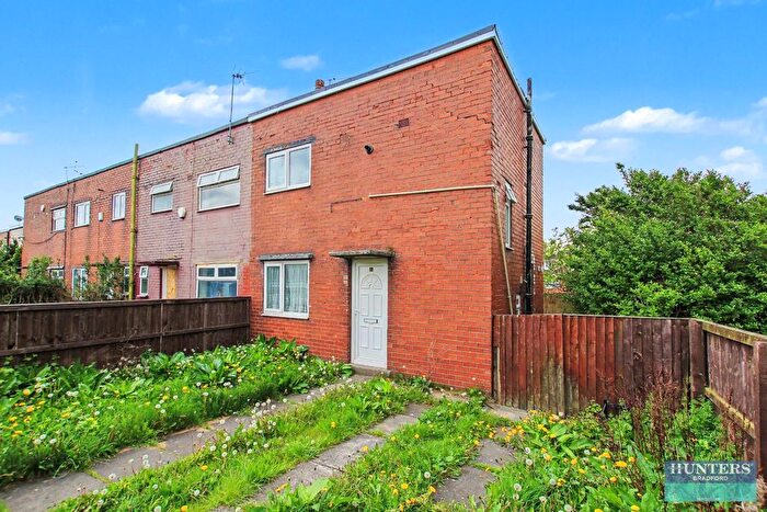 3 Bedroom Terraced House For Sale In Tennis Avenue Bradford, BD4