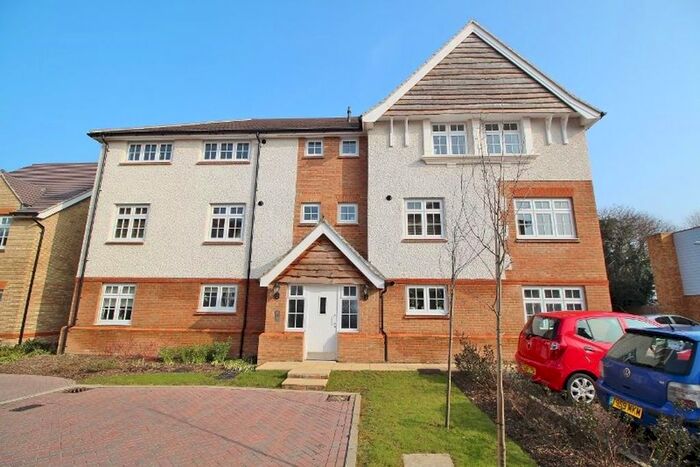 2 Bedroom Flat To Rent In Albion Drive, Larkfield, Aylesford, ME20