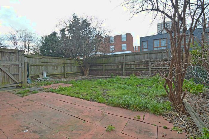 3 Bedroom Apartment To Rent In Canrobert Street, Bethnal Green, E2