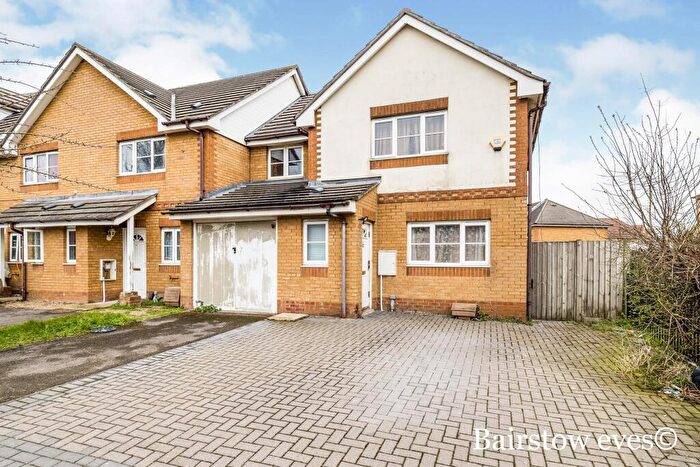 3 Bedroom House To Rent In Mallards Road, Barking, IG11