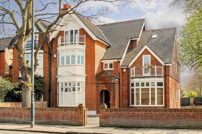 1 Bedroom Flat To Rent In Hampton Road, Twickenham, TW2