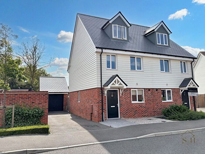 3 Bedroom Semi-Detached House For Sale In St. Katherines Crescent, Sellindge, TN25
