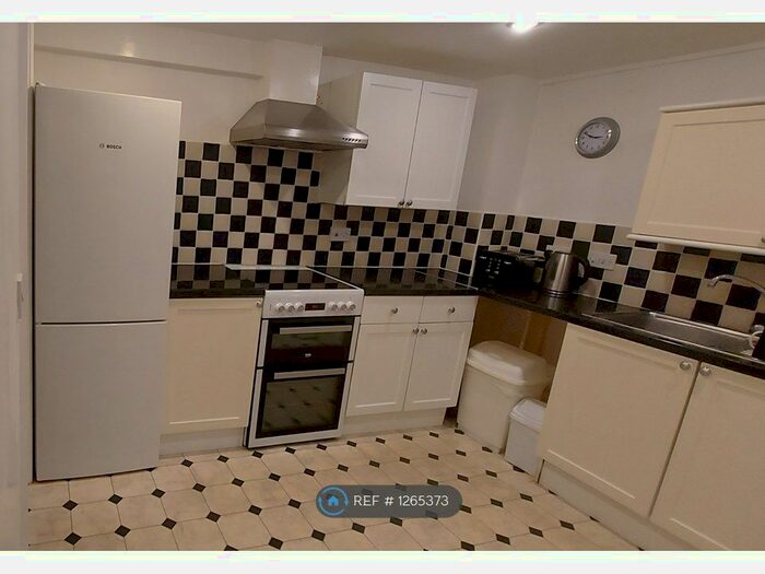 1 Bedroom Flat To Rent In Highwood Grange, Newton Abbot, TQ12