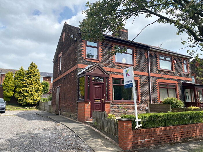 3 Bedroom Semi-Detached House For Sale In , Sunfield Avenue, Moorside, OL4