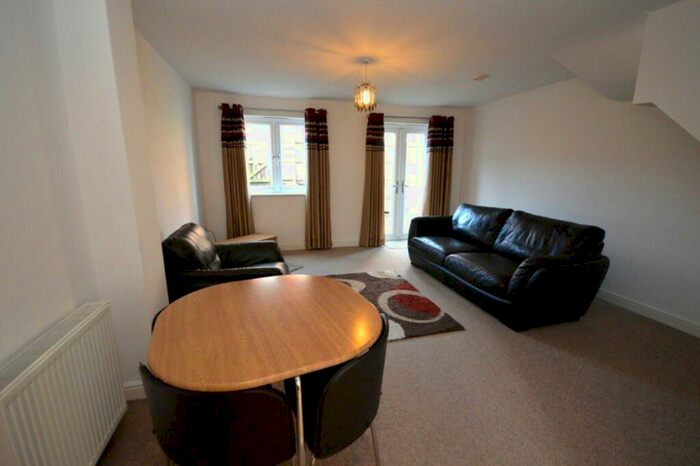 3 Bedroom House To Rent In Marlborough Road, Old Town, SN3