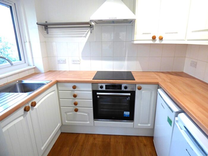 1 Bedroom Flat To Rent In Merrylands Road, Great Bookham, Bookham, Leatherhead, KT23