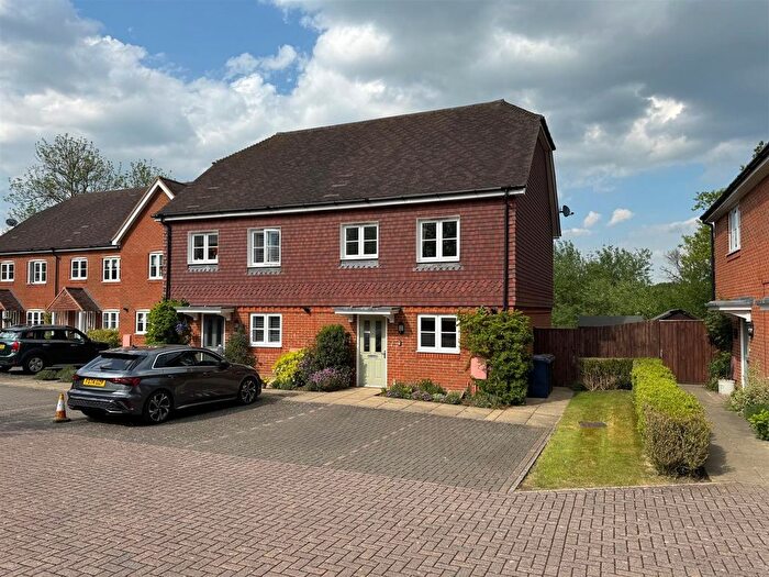 3 Bedroom Semi-Detached House For Sale In Wildwood Close, Chiddingfold, Godalming, GU8