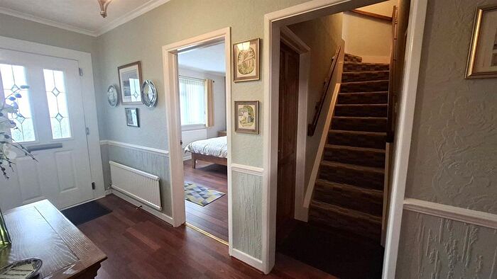 3 Bedroom Detached Bungalow For Sale In Cwmtorlais Road, Newbridge, Newport, NP11