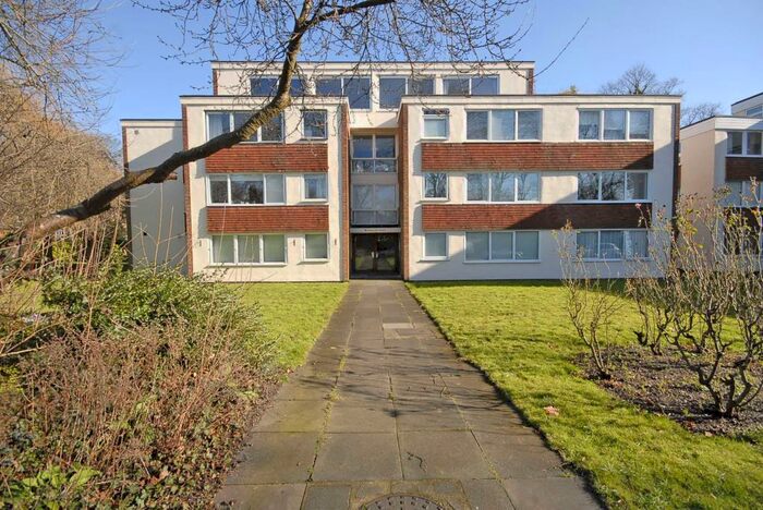 Apartment To Rent In Liskeard Gardens, Blackheath, London, SE3